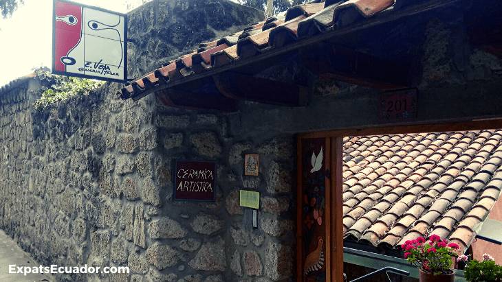 E Vega Gallery Cuenca Entrance