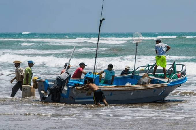 Fishermen from village setting out