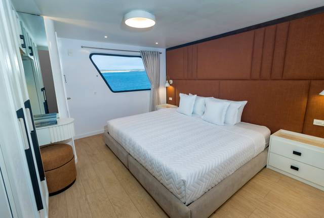 Grand Queen Beatriz cabin
