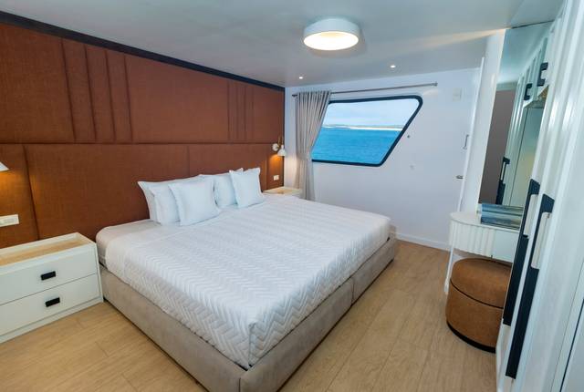 Grand Queen Beatriz cabin