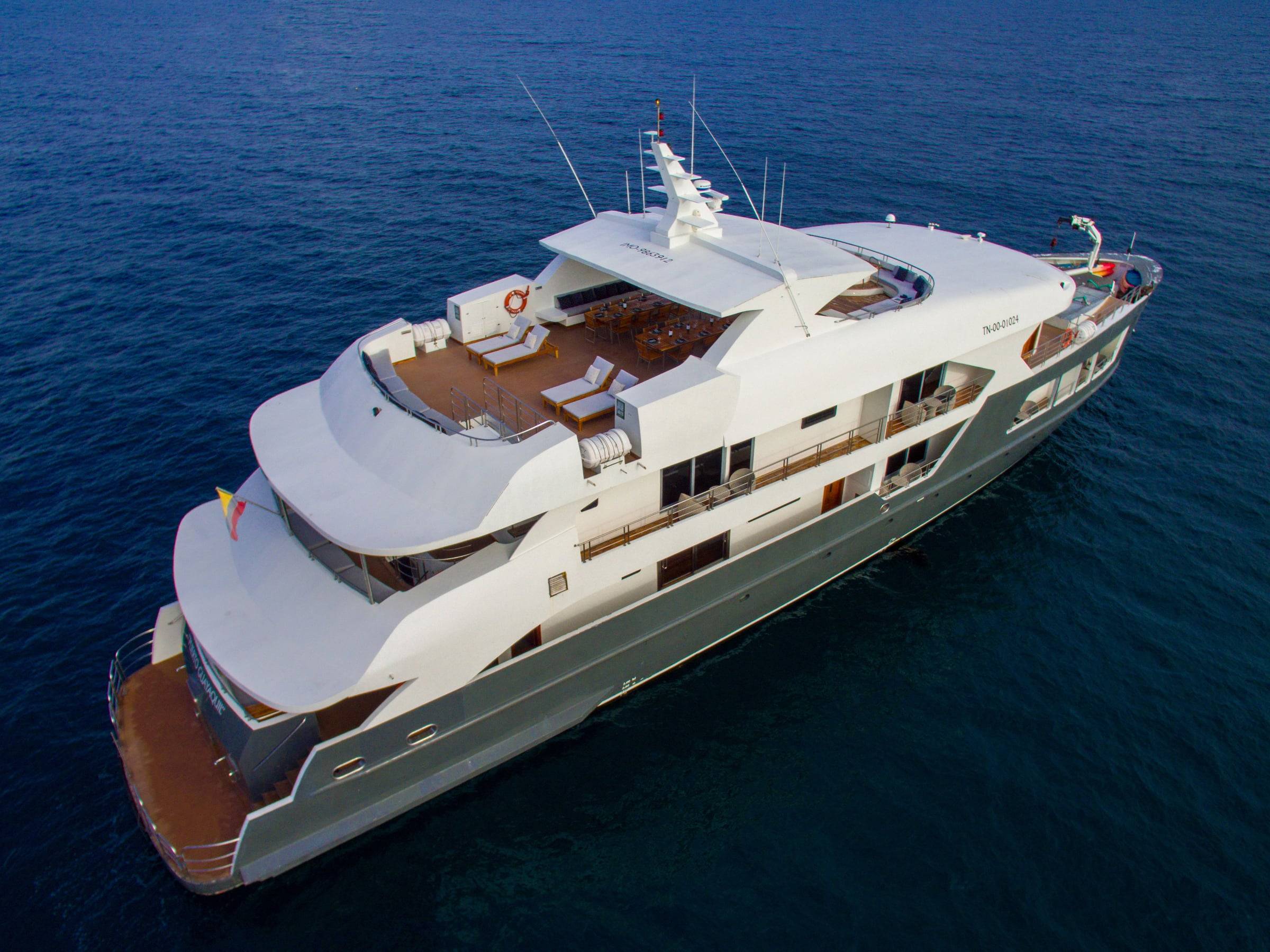 M/Y Infinity