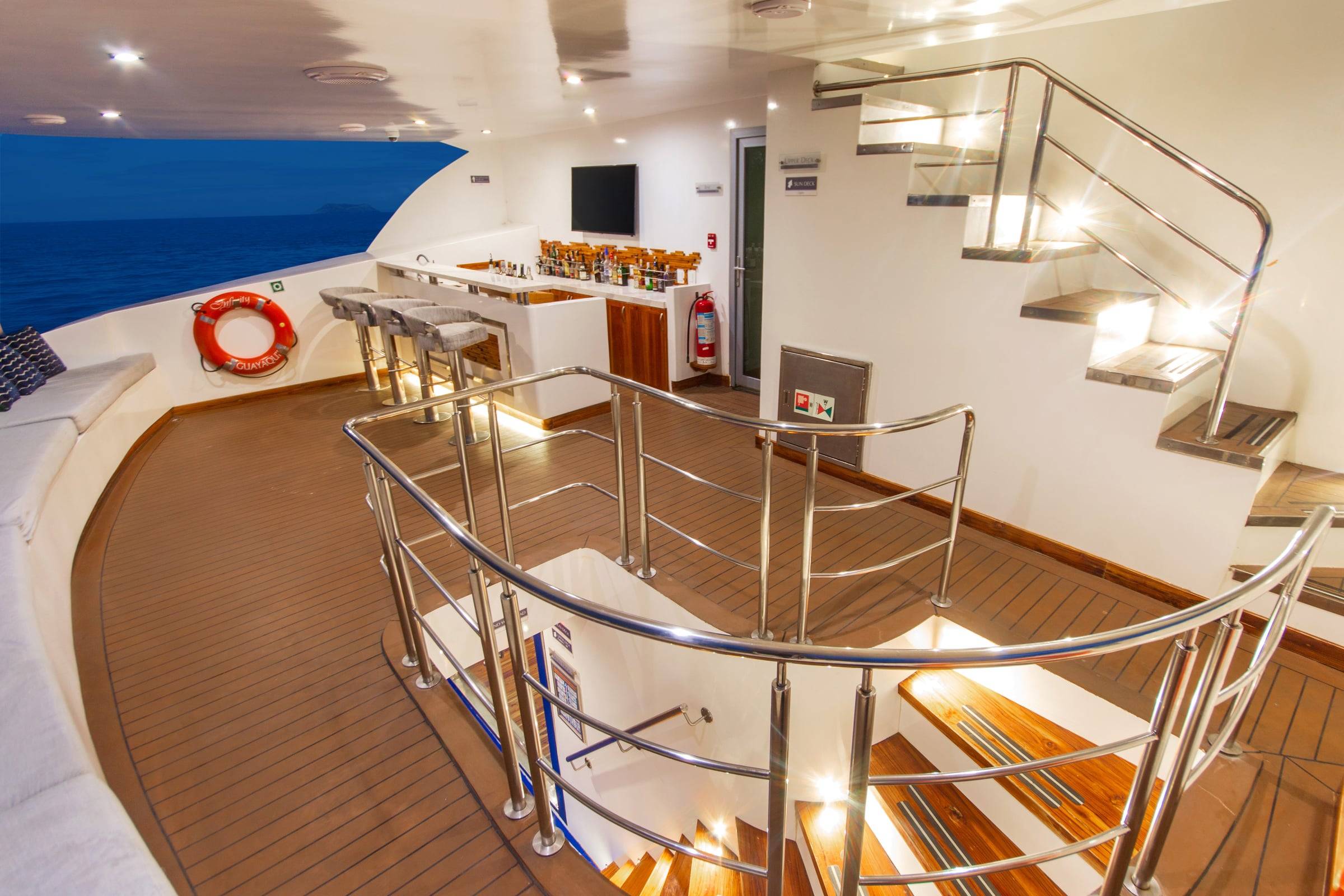 M/Y Infinity