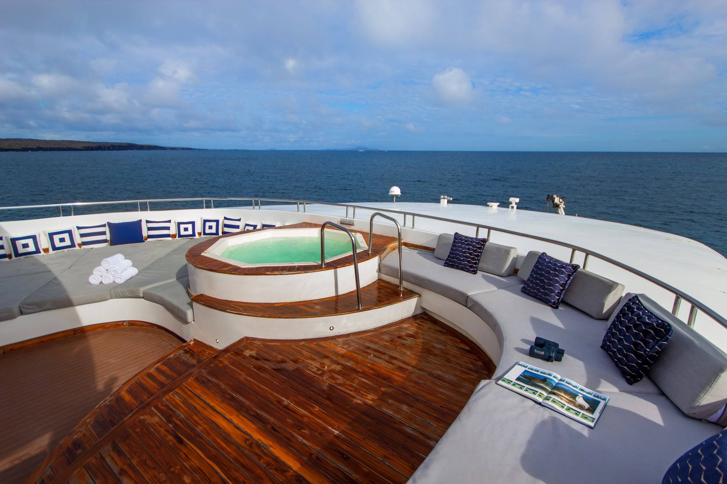 M/Y Infinity