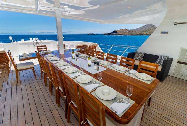 M/Y Natural Paradise
