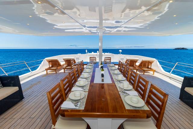 M/Y Natural Paradise