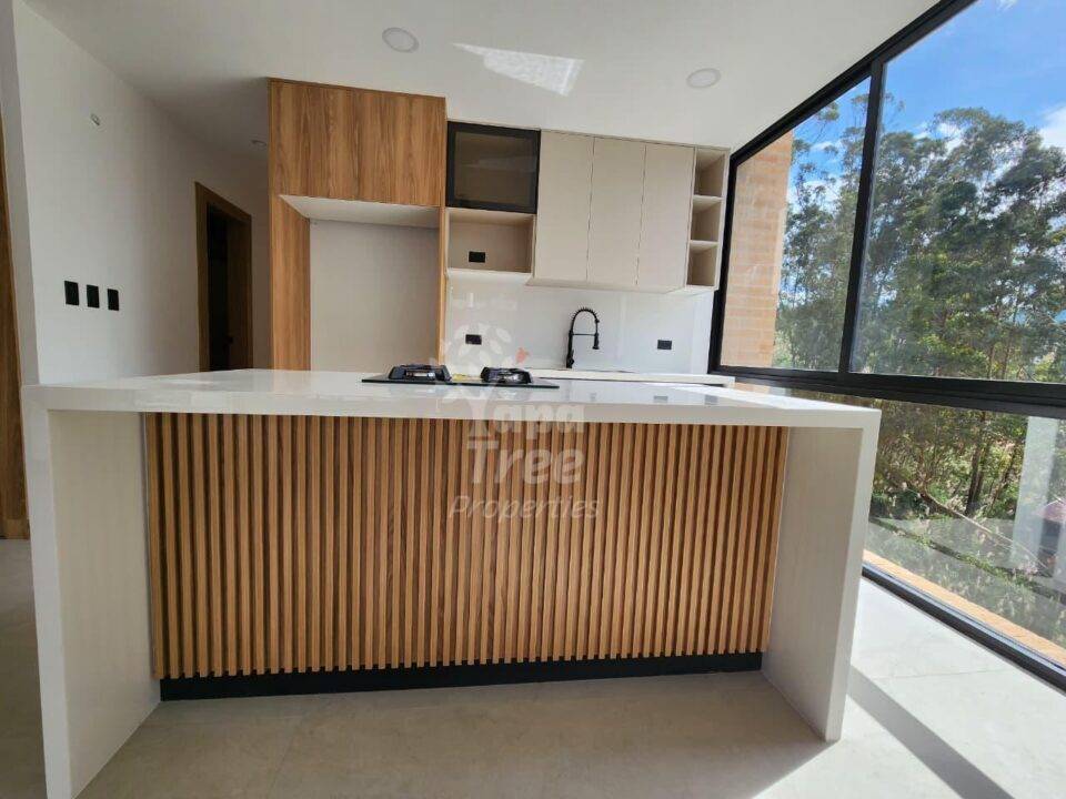 2-Bedroom Apartment with Private Terrace and Modern Kitchen in Primero de Mayo