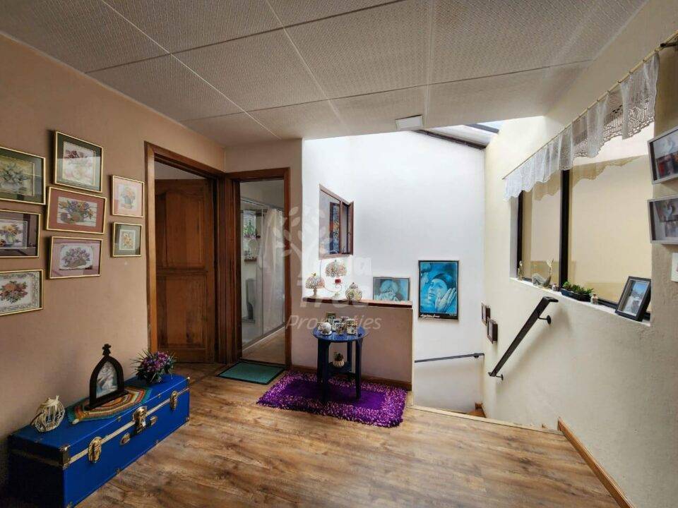 3-Bedroom Two-Story House Near Remigio Crespo