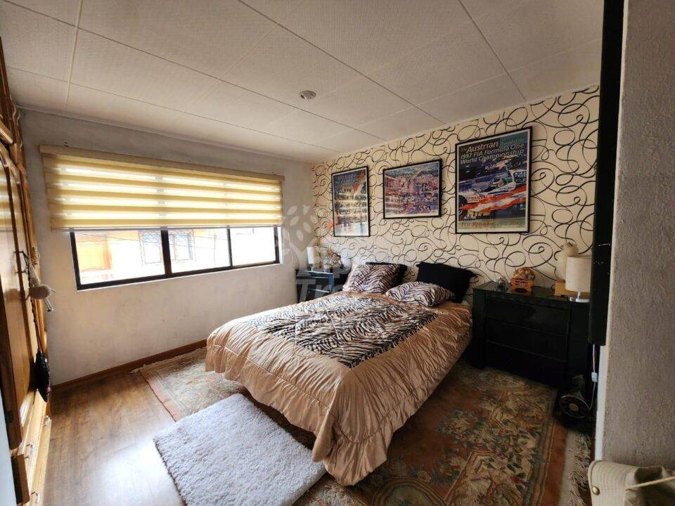 3-Bedroom Two-Story House Near Remigio Crespo