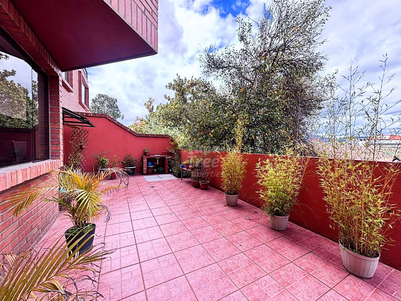 3BDR Fully Furnished In Front of Tram