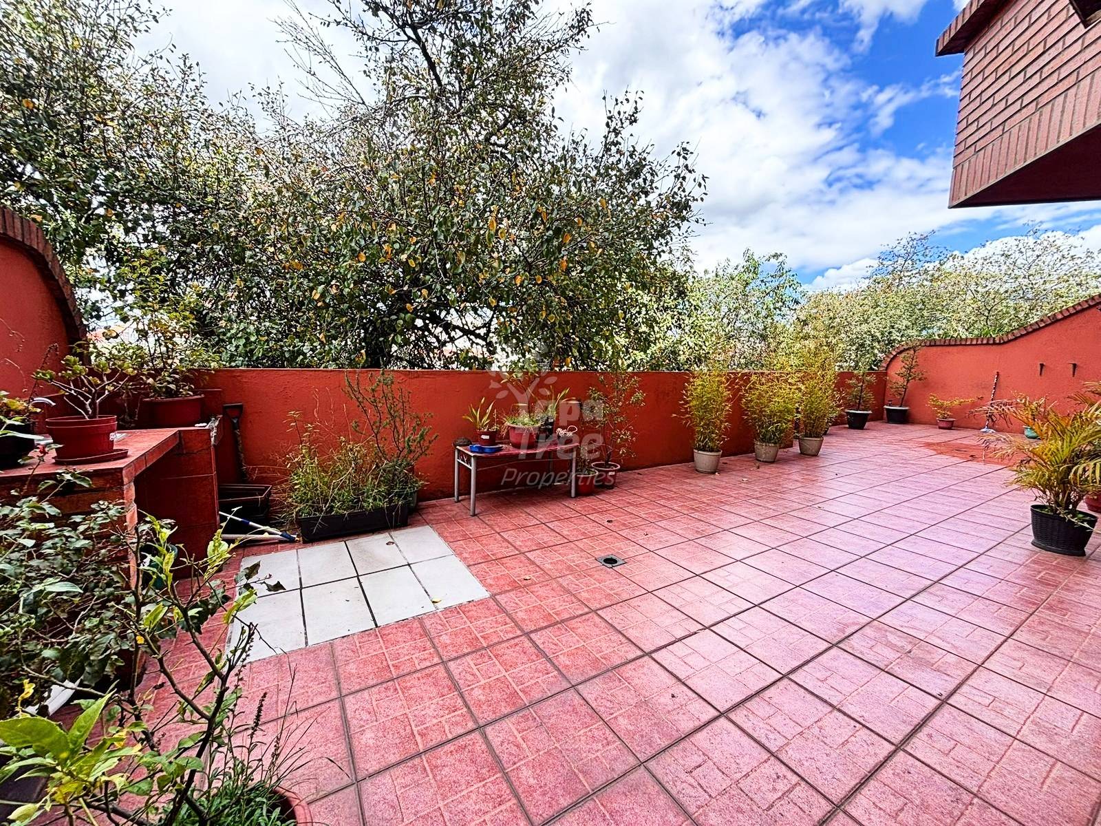 3BDR Fully Furnished In Front of Tram