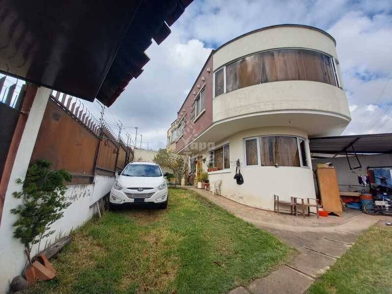 3BDR House For Sale Near Colegio Borja (Baños)