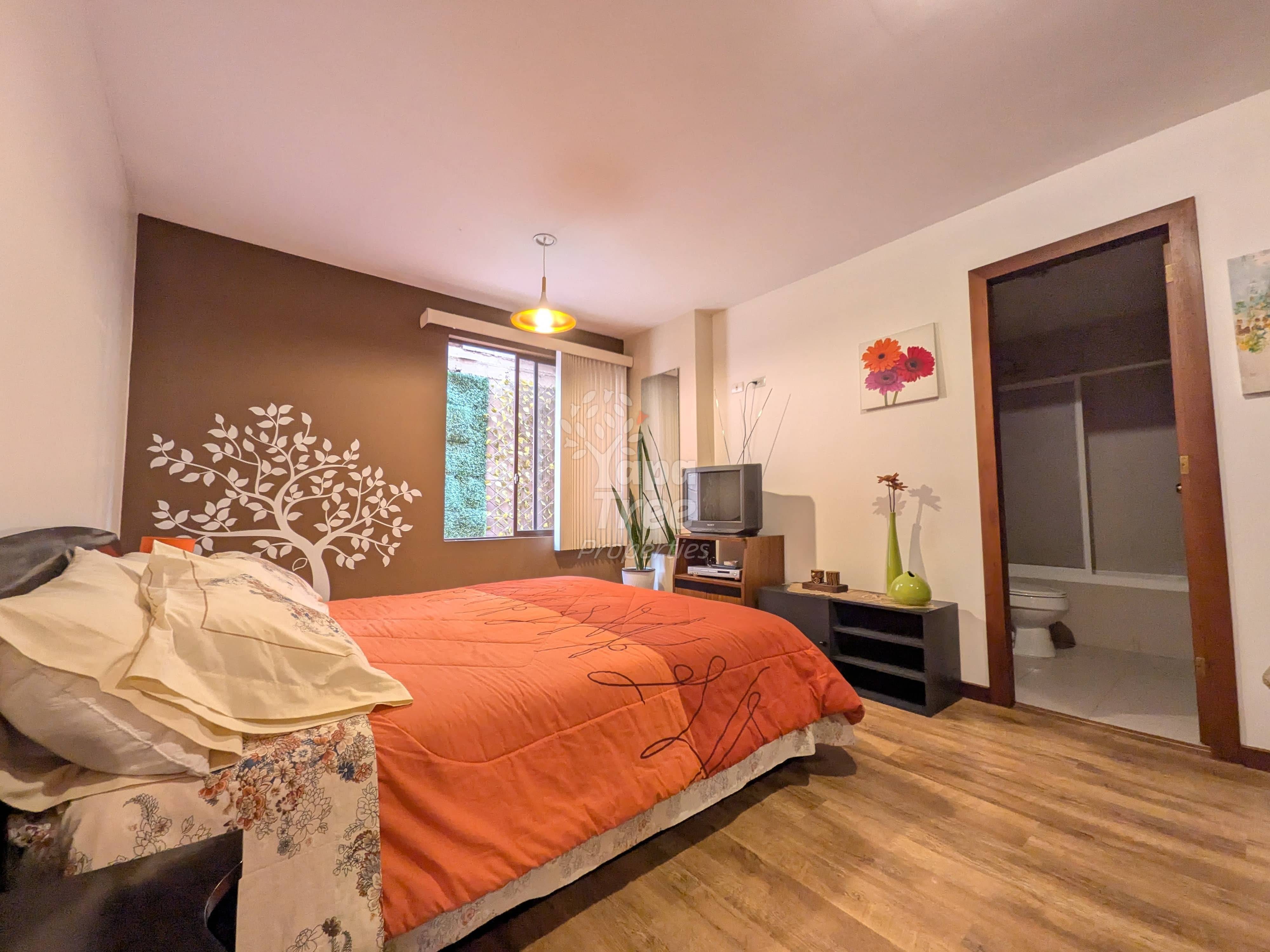 Calm 3-Bedroom Apartment Near Yanuncay River