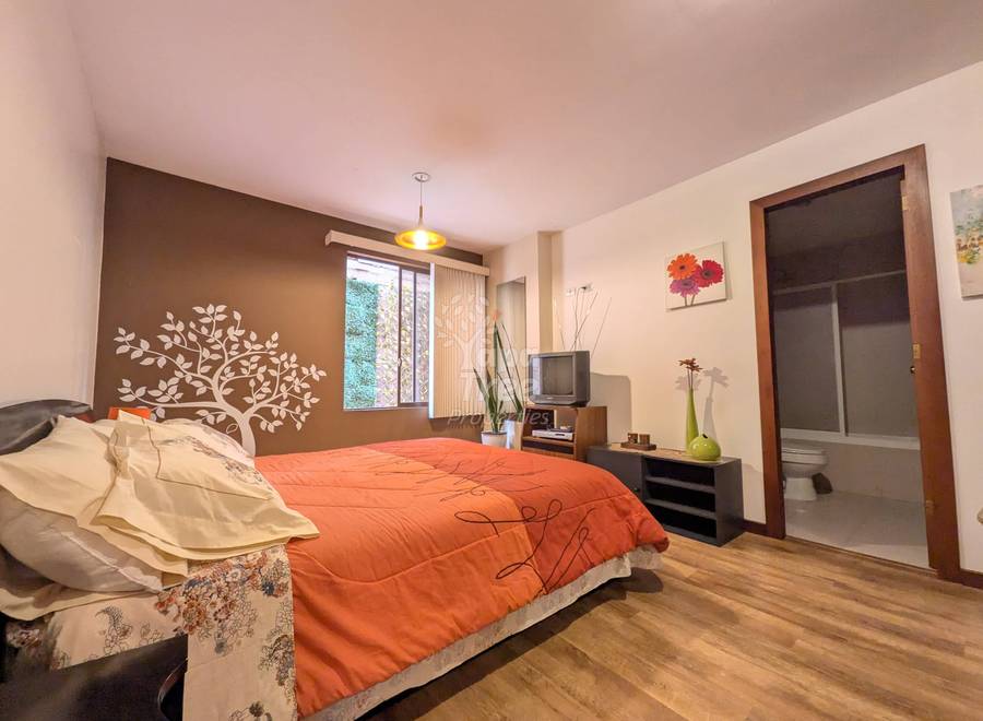Calm 3-Bedroom Apartment Near Yanuncay River