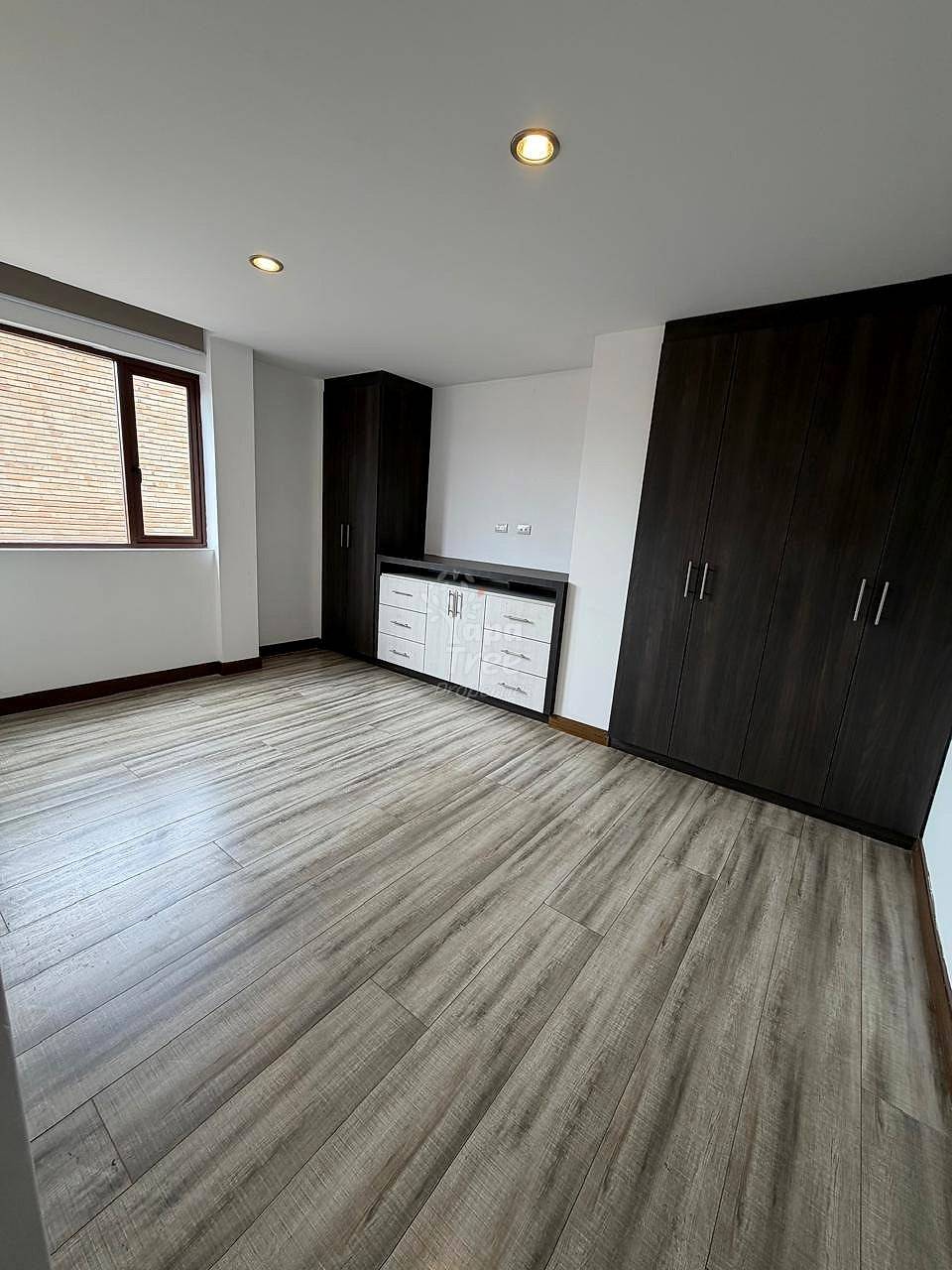 Spacious 3BDRM Apartment in Puertas del Sol