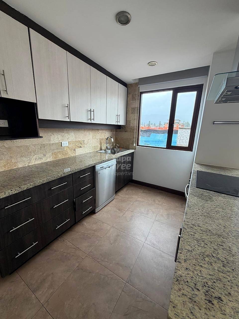 Spacious 3BDRM Apartment in Puertas del Sol