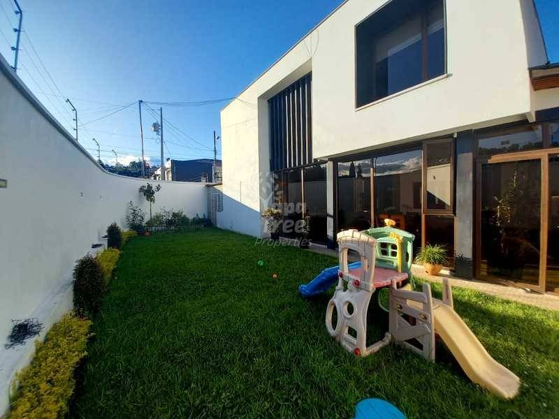 Beautiful Large House For Sale In Private Urbanization In Machangara