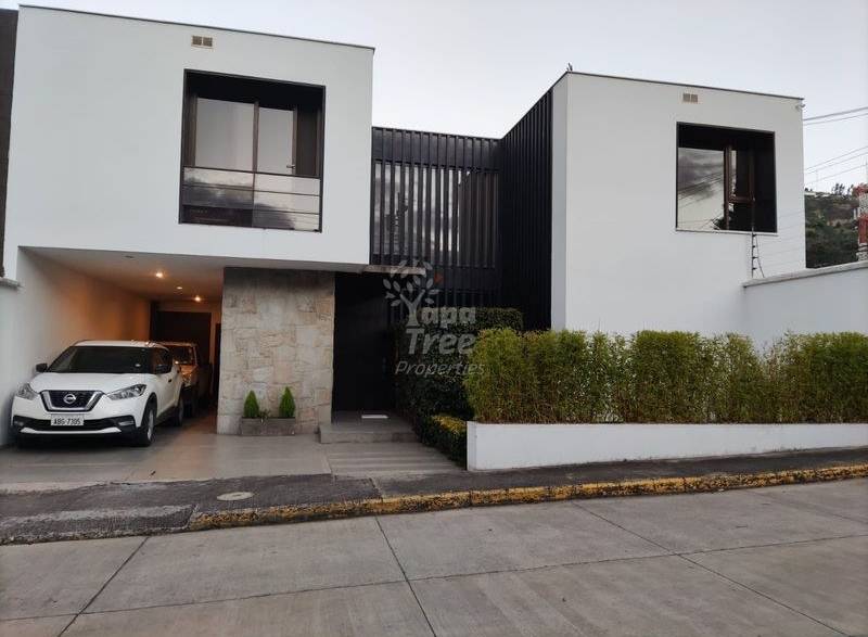 Beautiful Large House For Sale In Private Urbanization In Machangara