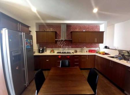 Beautiful Large House For Sale In Private Urbanization In Machangara