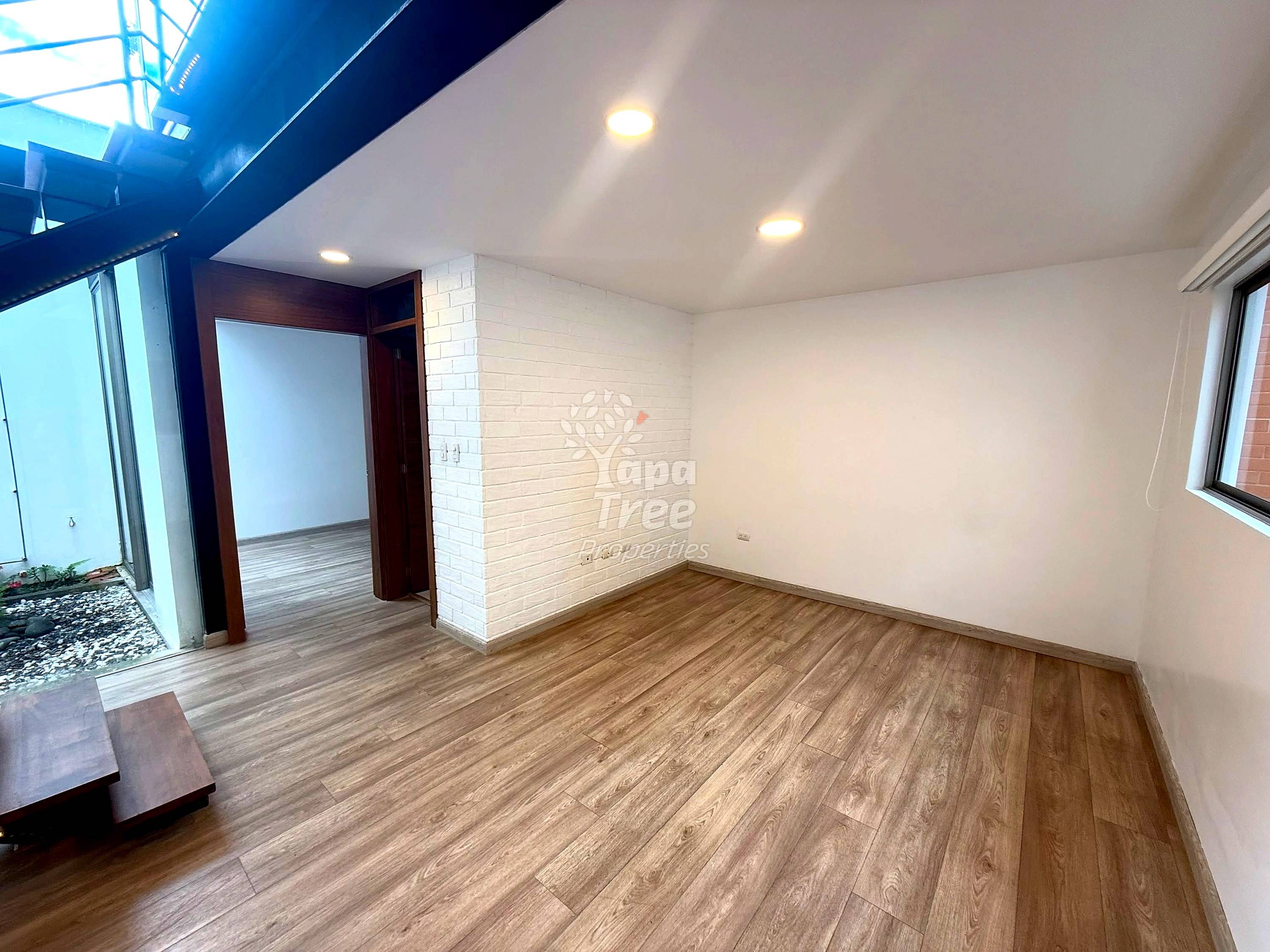 Beautiful loft near Mall del Alto
