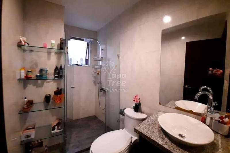 Beautiful Three Bedroom Apartment On Ground Floor In Puertas Del Sol