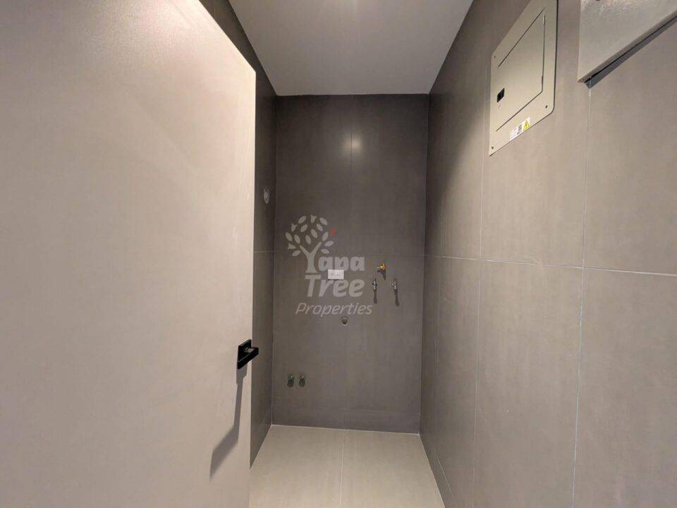 Brand-New 1-Bedroom Apartment with Private Balcony in El Centro