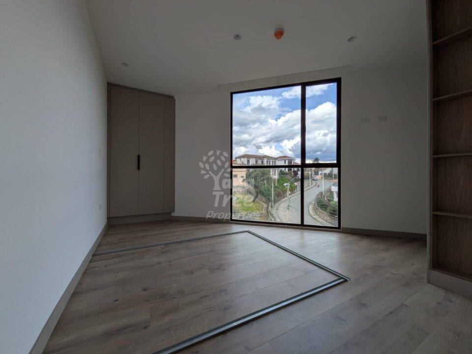 Brand-New 1-Bedroom Apartment with Private Balcony in El Centro