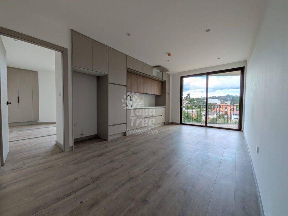 Brand-New 1-Bedroom Apartment with Private Balcony in El Centro