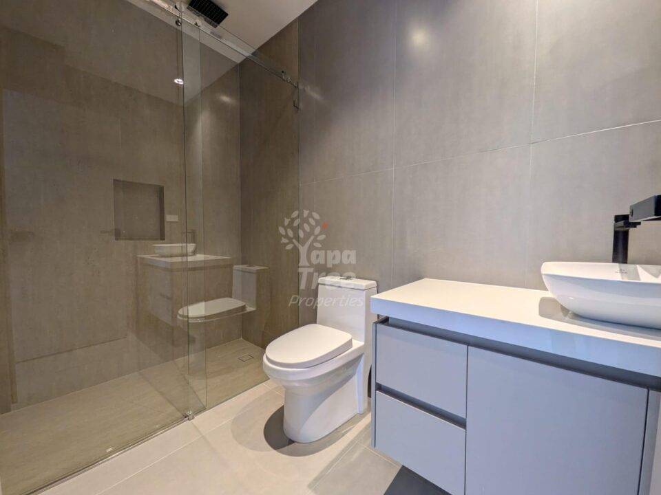 Brand-New 1-Bedroom Apartment with Private Balcony in El Centro