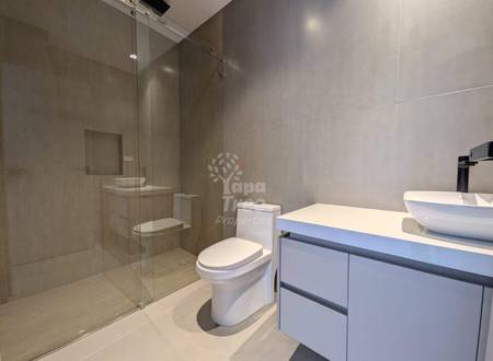 Brand-New 1-Bedroom Apartment with Private Balcony in El Centro