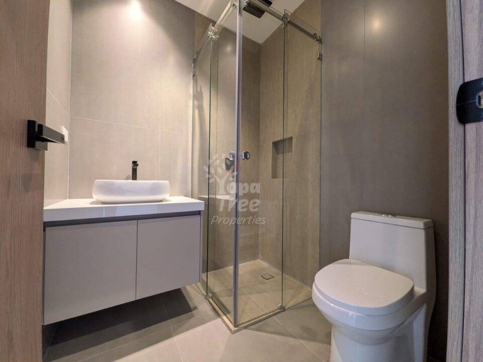 Brand-New 2-Bedroom Apartment with Bright Interiors in El Centro