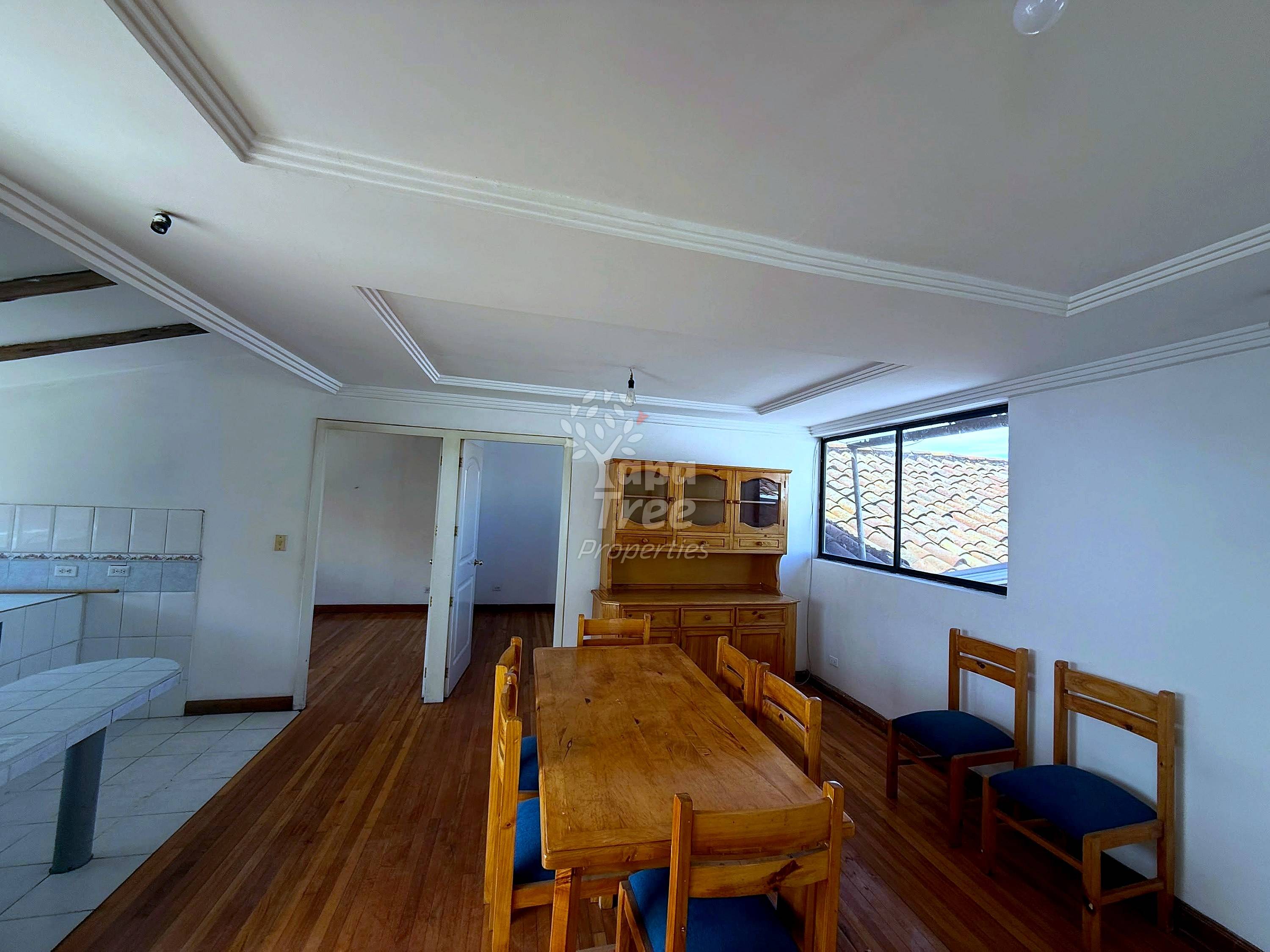 Bright 2-Bedroom Apartment with Rooftop Terrace & BBQ