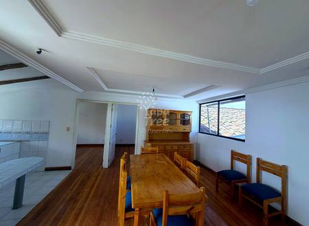 Bright 2-Bedroom Apartment with Rooftop Terrace & BBQ