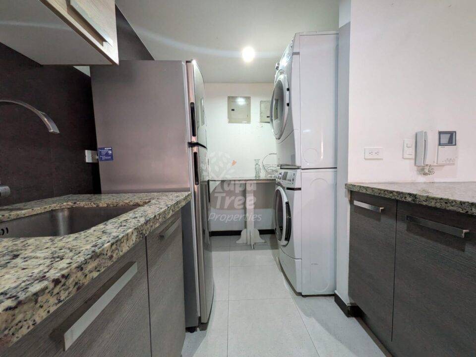Bright 3-Bedroom Apartment with Private Balcony in Prime Primero de Mayo Location