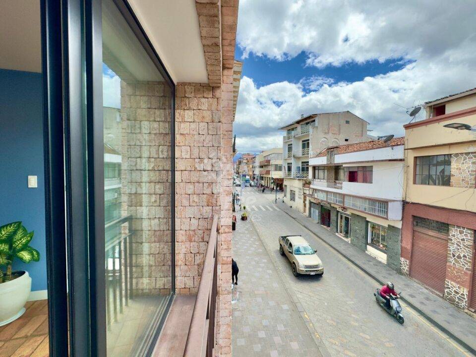 Charming 2-Bedroom Apartment with Three Balconies in the Heart of El Centro
