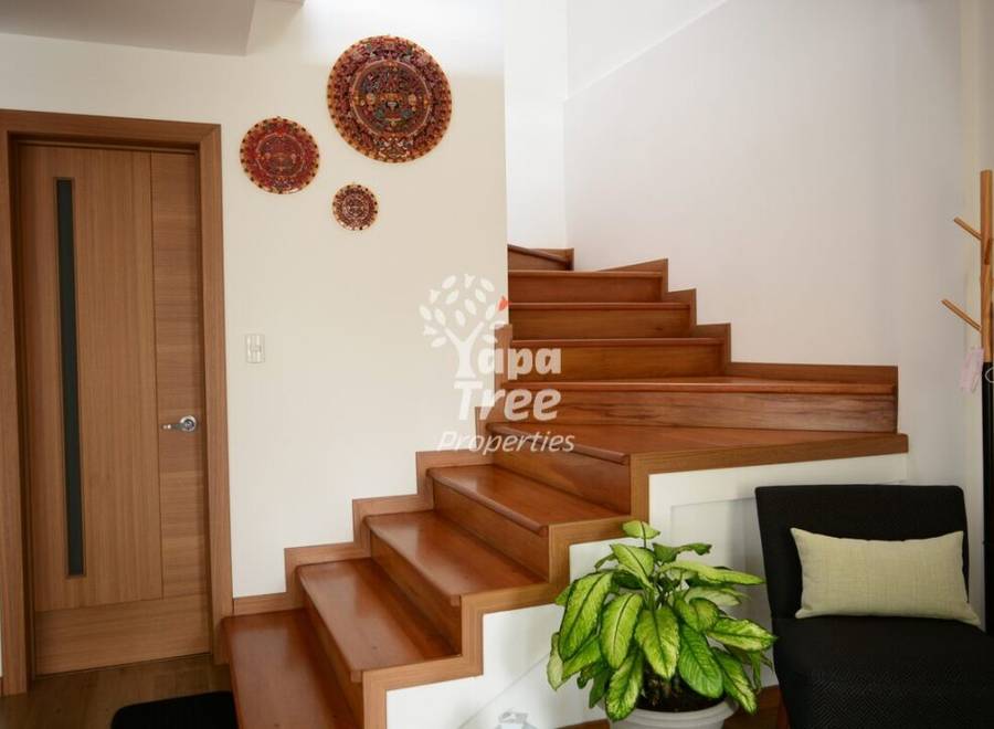 Charming Family Home in Private Residential Community in Challuabamba