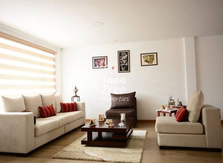 Charming Family Home in Private Residential Community in Challuabamba