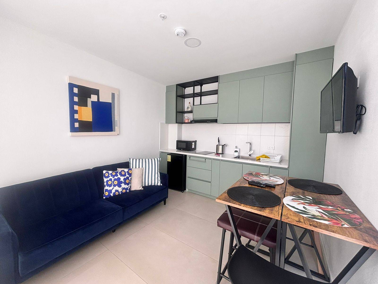 Cozy 1-Bedroom Apartment with Prime Historic Center Location
