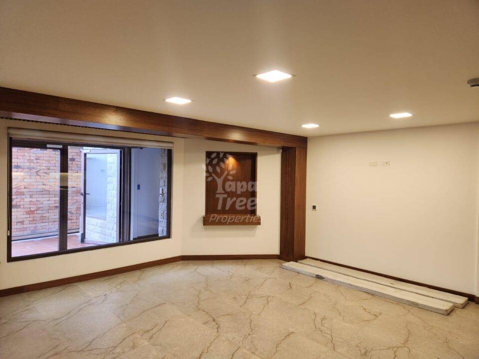 Elegant 2-Bedroom Apartment with Private Garage few blocks from Parque Calderón