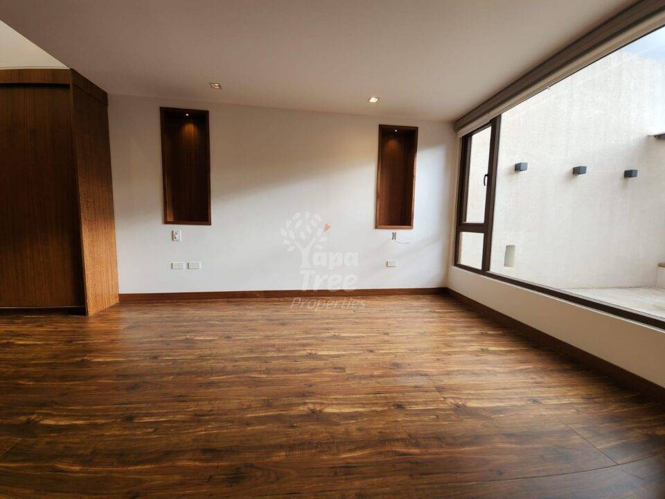 Elegant 2-Bedroom Apartment with Private Garage few blocks from Parque Calderón