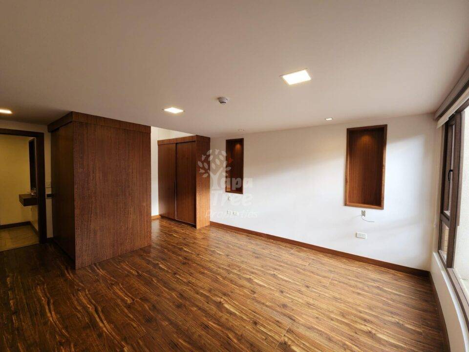 Elegant 2-Bedroom Apartment with Private Garage few blocks from Parque Calderón