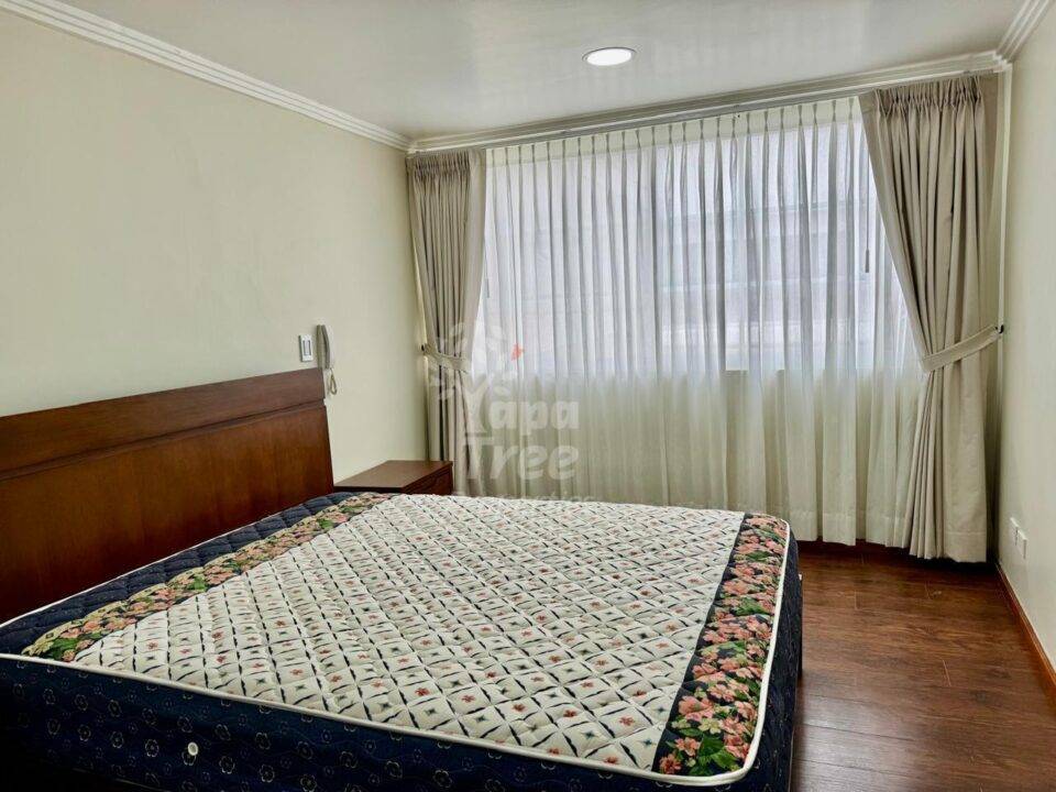 Elegant 3-Bedroom Apartment with Modern Finishes in Prime El Vergel