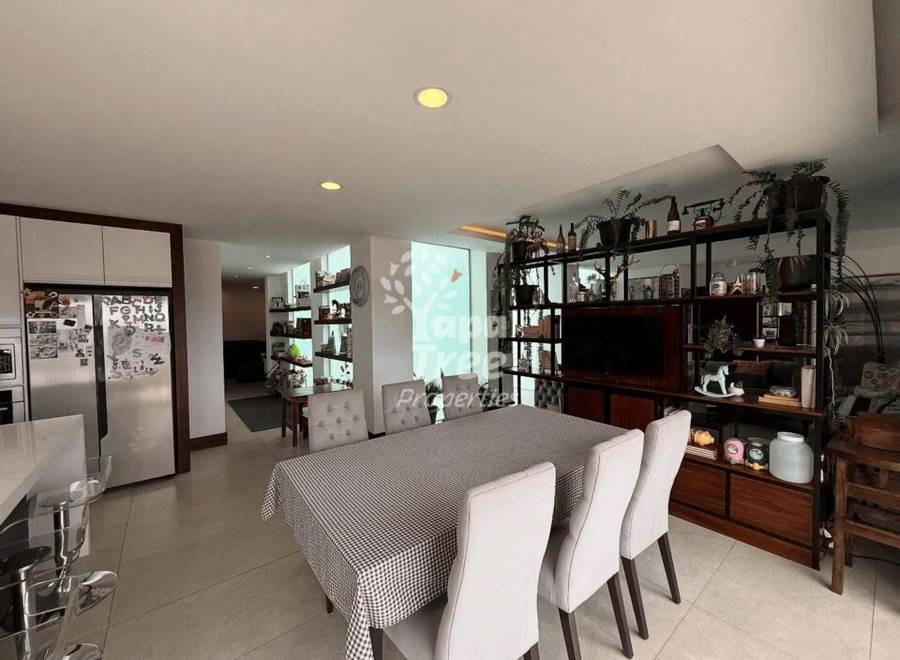 Elegant 3-Bedroom Penthouse with Panoramic Terraces in Exclusive Building