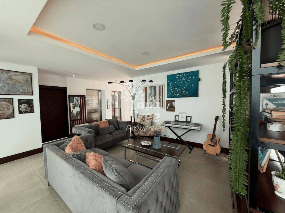 Elegant 3-Bedroom Penthouse with Panoramic Terraces in Exclusive Building