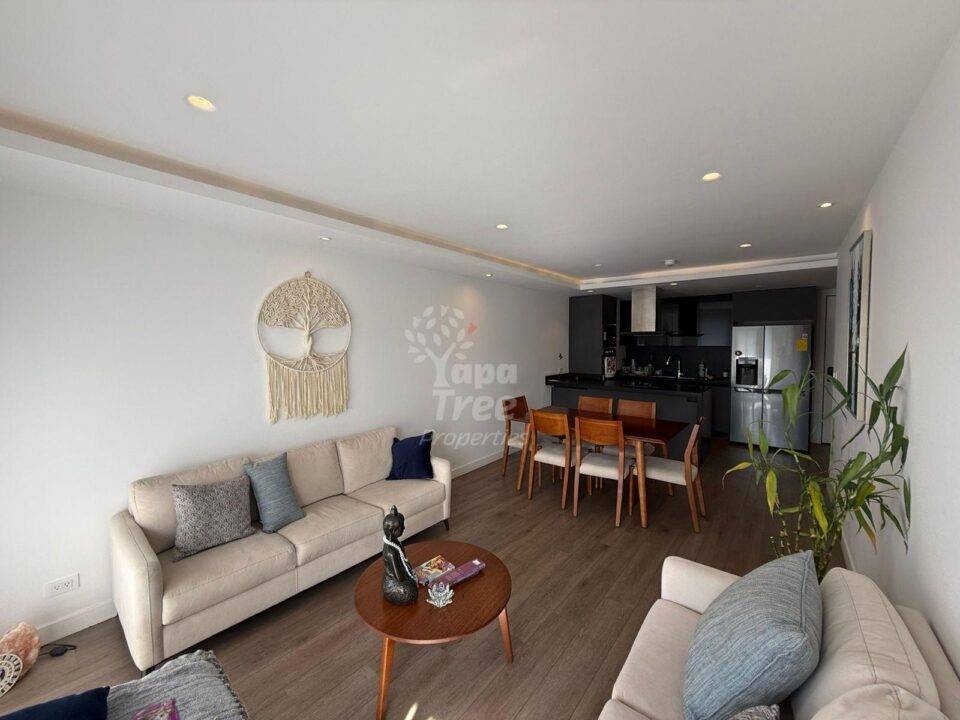 Fully Furnished 2-Bedroom Apartment with Spacious Balcony in Puertas del Sol