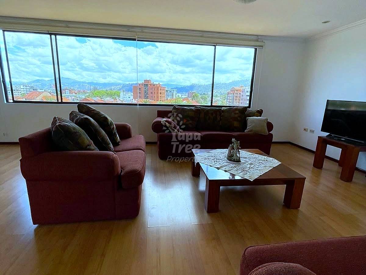 Furnished apartment in prime location