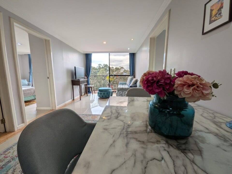 High-Floor 2-Bedroom Apartment with River Views – Ordoñez Lasso