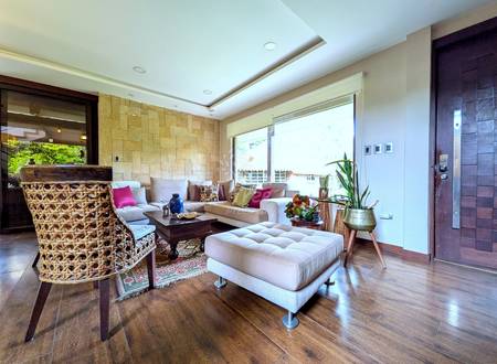Spacious House with outdoor space close to the river