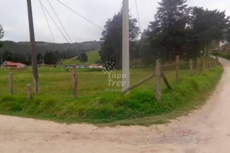 Land For Sale In Cumbe 1928 Meters