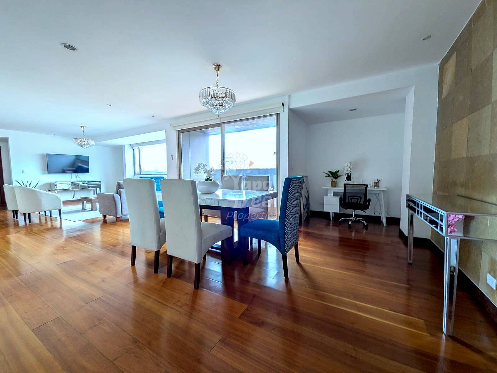 Spacious 3BDR apartment in prime location with outdoor space