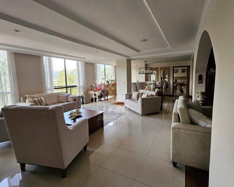 Luxurious 3-Bedroom Apartment with Private Bathrooms and River Views